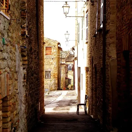 Landsted Al Castello Di Montalfoglio *