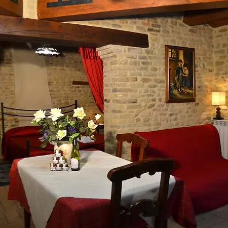 Al Castello Di Montalfoglio