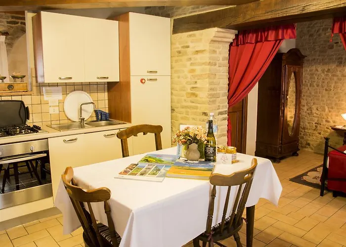 Al Castello Di Montalfoglio