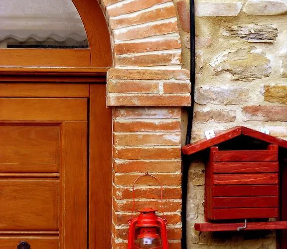 Landsted Al Castello Di Montalfoglio