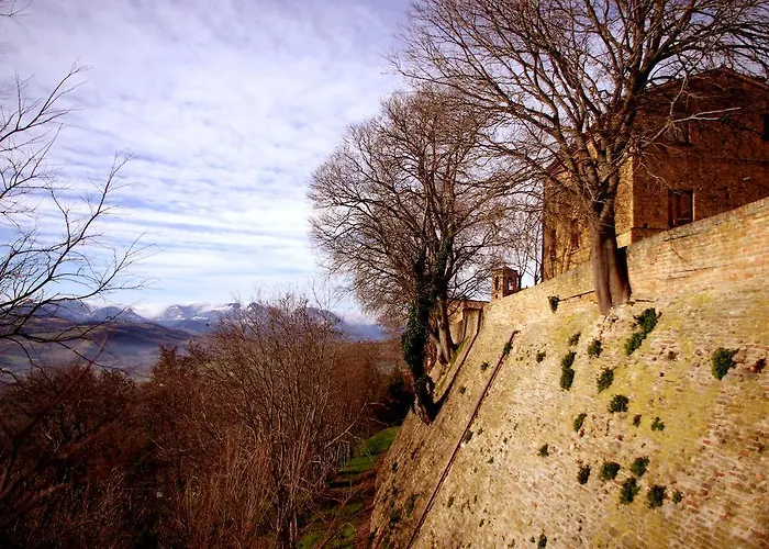 Al Castello Di Montalfoglio